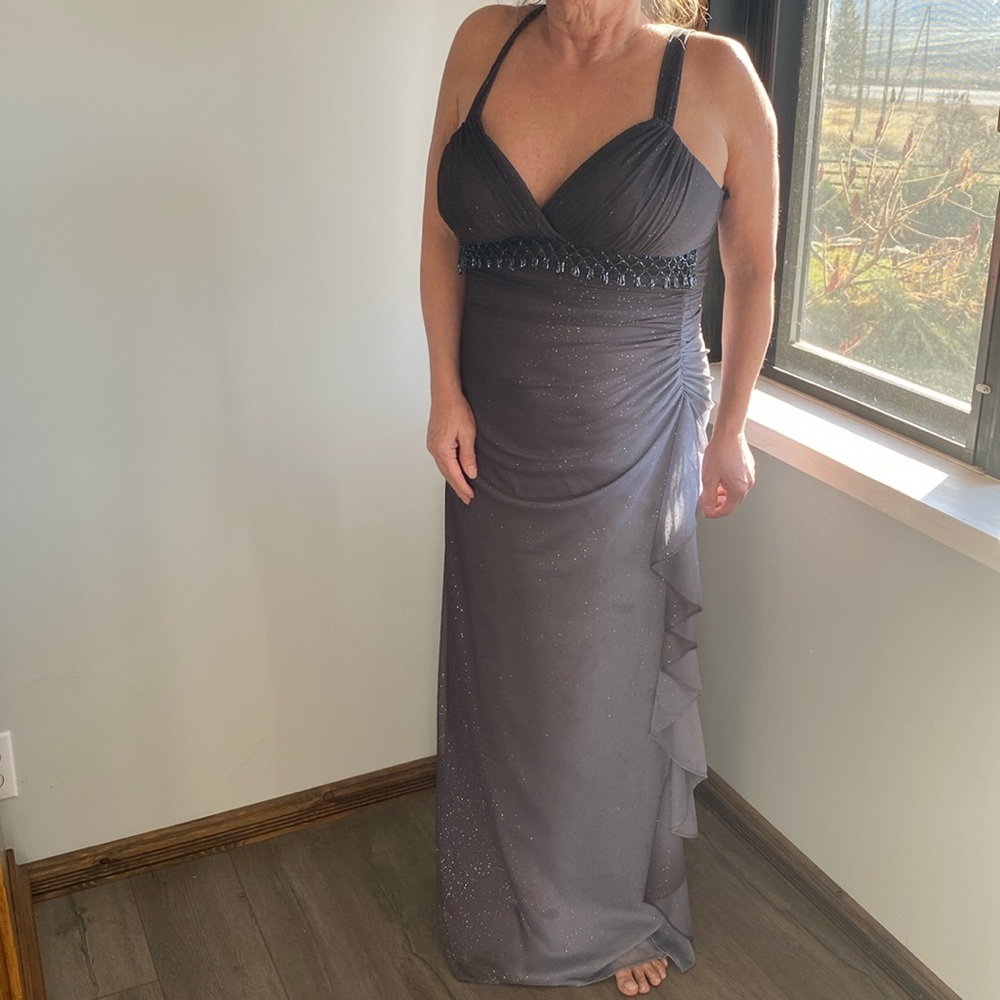 DJ - Jaz Ladies spaghetti strap evening gown. Size 10